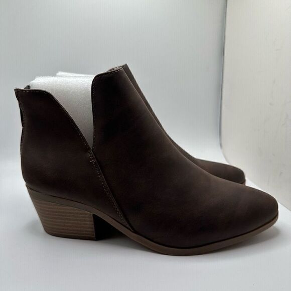 CUSHIONAIRE Women's Ankle Boot +Memory Foam 8 BROWN - Picture 1 of 7
